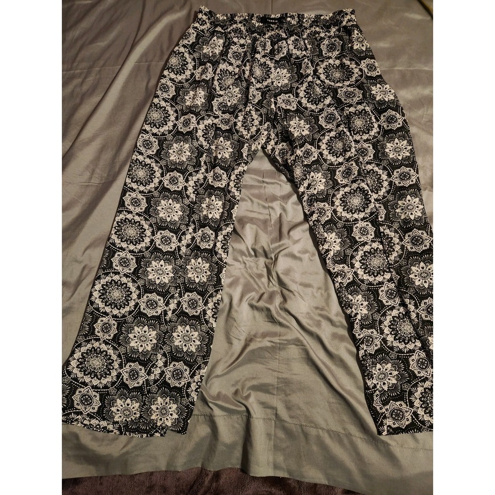 Torrid Floral Black Beach Pants w/ Short Lining Size: 00